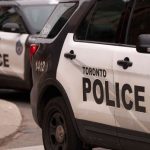 北约克一中学搜出仿制枪 警封校园拘四疑犯