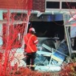5人伤!特斯拉冲入北约克排屋 天然气泄露居民被疏散!