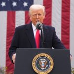 突发!特朗普公布全球“对等”关税 点名加拿大!25%汽车关税午夜生效!