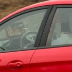 离谱!安省司机401高速看电影兼时速130公里飙车
