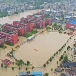 极端天气︱多地发暴雨高温预警 湖南洪水逾40万人受灾