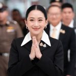 泰停职总理佩通坦抵达法院出庭作证 涉违宪案29日终极裁决