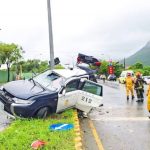 台风桦加沙︱台湾警车暴雨中押犯自撞 诈骗通缉汉身亡