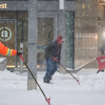 狂风暴雪冰雨袭击安省 逾6万户仍然停电