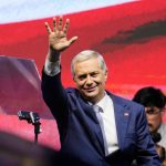 智利總統選舉 | 極右卡斯特當選 承諾鐵腕反移民 誓遣返數十萬無證者
