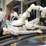 推动AI医疗非取代医生 钟南山:回归以人为本