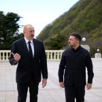 泽连斯基访阿塞拜疆签安全及能源合作协议 称愿恢复与俄谈判