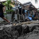 菲律宾7.8级地震︱增至41死4人仍失踪 灾区医院搭帐篷接生