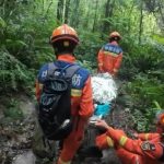 惠州罗浮山|两家庭私闯未开发野瀑布 母子遭急流冲落深潭 消防冒雨4小时救援