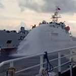 南海冲突︱菲律宾2公务船硬闯黄岩岛 中国海警拦阻驱离|有片