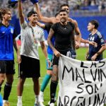 世界杯2026|国际足协调查阿根廷队与球员 指展示政治横额袭击对手