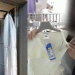 南京Adidas|女客脱剩内衣遭店员掀帘走光 临时试身室被揭违规霸占走火通道