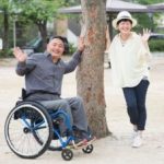 日本香草航空 要求輪椅作家自行”爬上”飛機