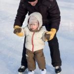 滑冰家庭乐!带上孩子去滑冰吧!