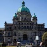 卑詩新民主黨民意支持領先自由黨2%