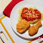 温哥华首开“快乐蜂” 吸引数百人到场排队