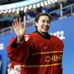 中国女冰队龙门周嘉鹰 土生土长的温哥华人