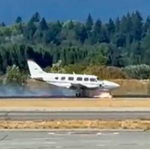 驚險!溫哥華國際機場飛機迫降 火花四濺