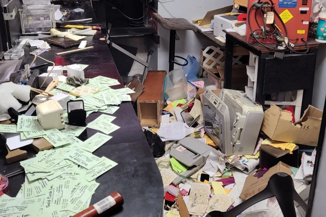 愤怒! 华人一家遭暴徒疯狂洗劫  仓皇逃命中被铁锹、砖头暴打 进ICU抢救!