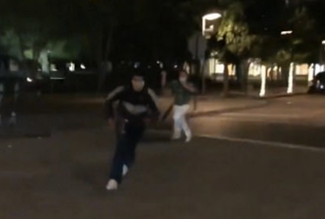 欧美多城市爆发示威! 店主被暴徒殴打倒在血泊中 民众不敢出门!