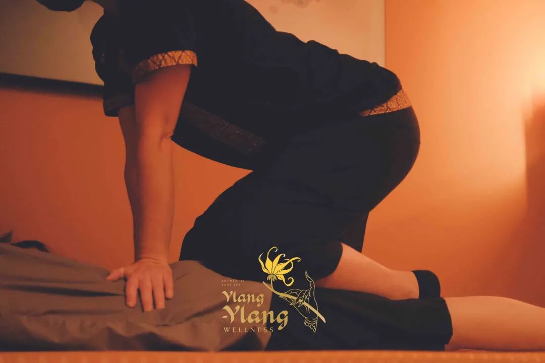 跪、踩、壓、蹬! Ylang Ylang神秘又古老的泰式天然治療