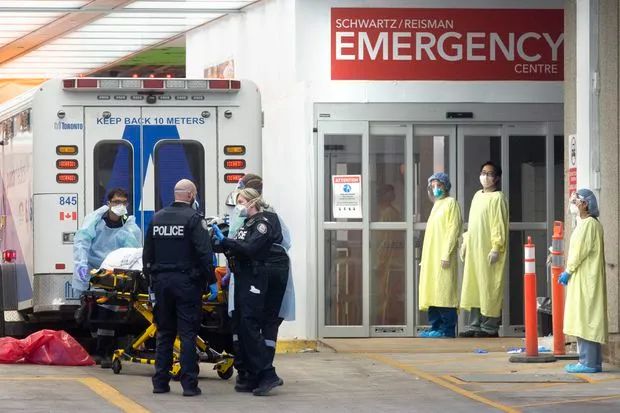 悲！加拿大华人被邻居传染新冠 和家人视频时死亡！