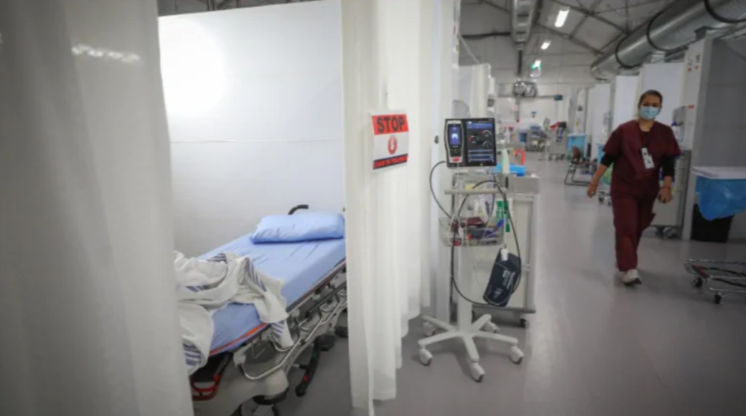 突发! 加拿大这个省疫情告急 请求建方舱医院! 加国发布首批疫苗接种者最新名单!