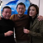 李亚鹏与小女友现身摄影棚 疑似在拍婚纱照