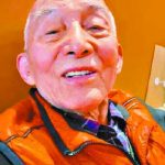 88岁“济公”游本昌露面 发眉花白气色好