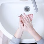 研究:奧密克戎存活時間長 審慎洗手減少感染