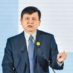 张文宏深夜紧急发文:重症率低于流感 为什么仍不宜开国门?