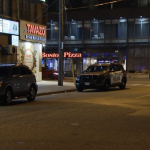 北约克央街中餐馆附近发生劫车案 警察追捕时受重伤!