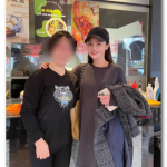 42歲姚笛加拿大中餐館被偶遇 與店家合影!